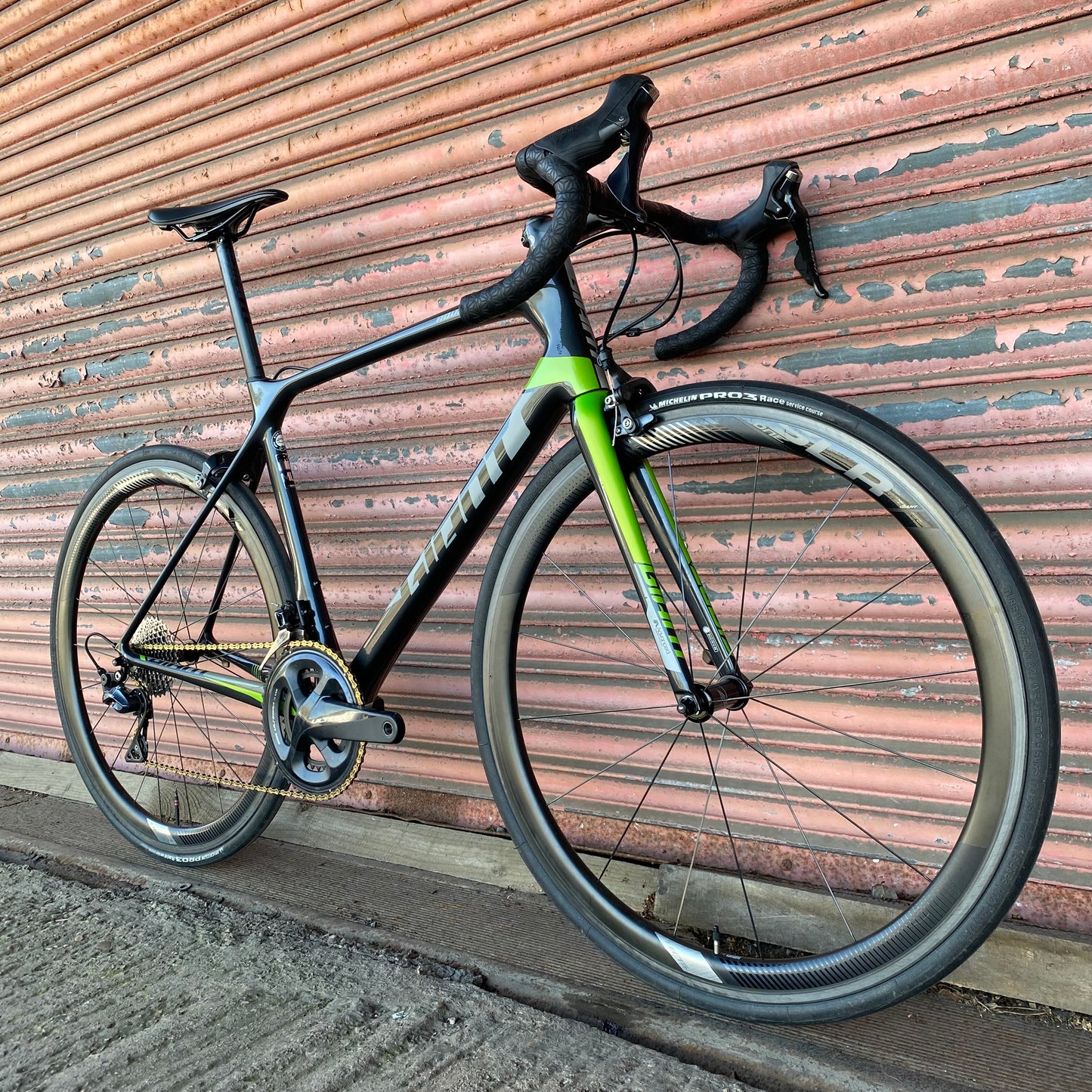 Giant TCR Advanced Pro Ultegra Carbon Road Bike - M/L 56cm