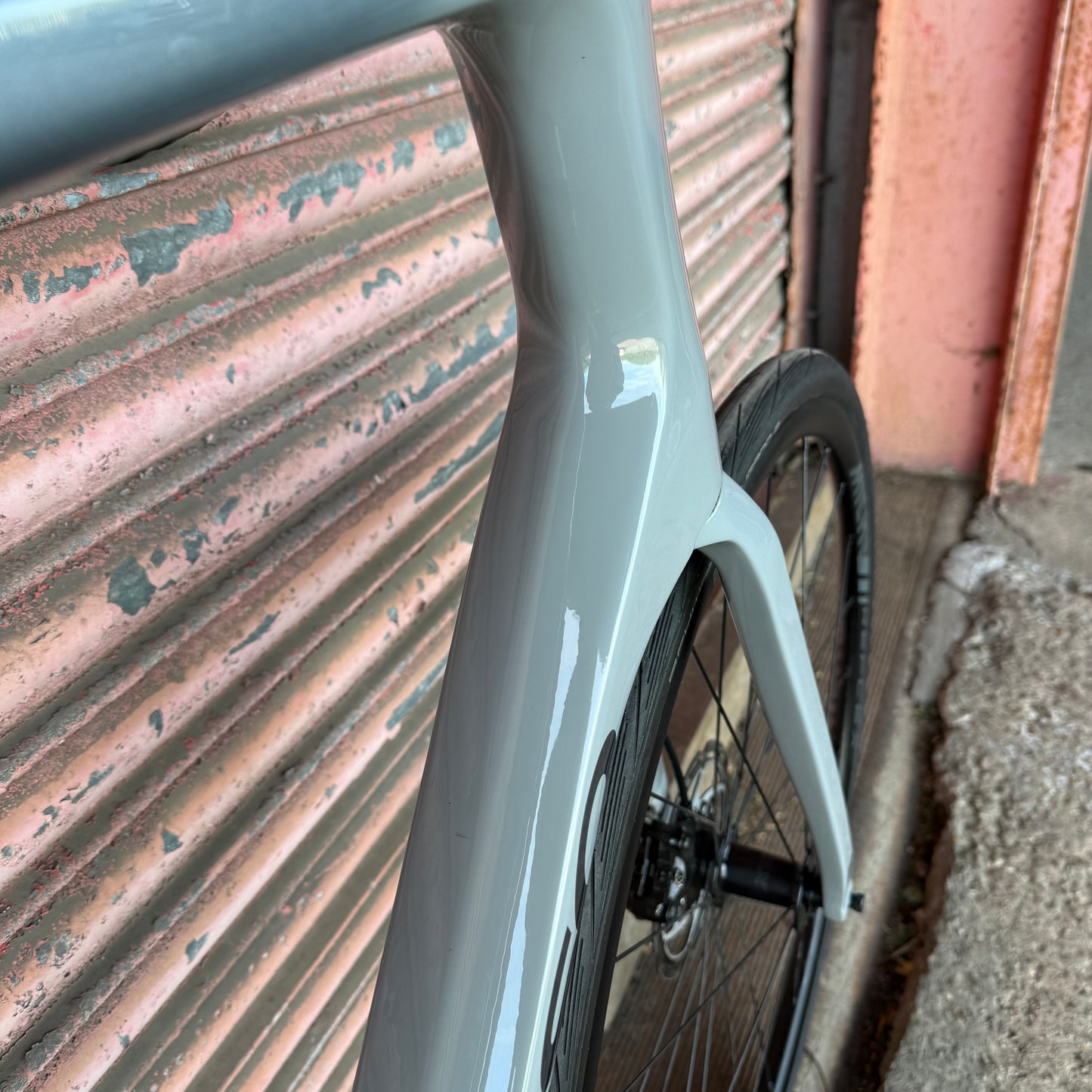 Basso Astra Shimano 105 Di2 Carbon Disc Road Bike - XL 58cm