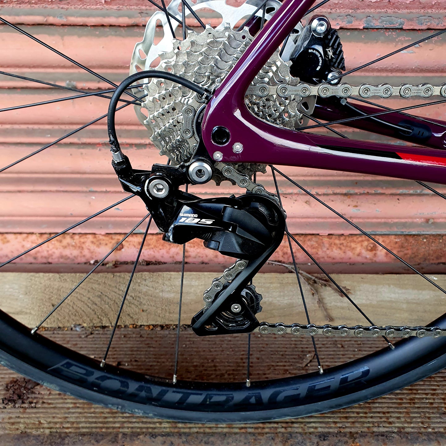 Trek Emonda SL5 Shimano 105 Carbon Disc Road Bike - 54cm