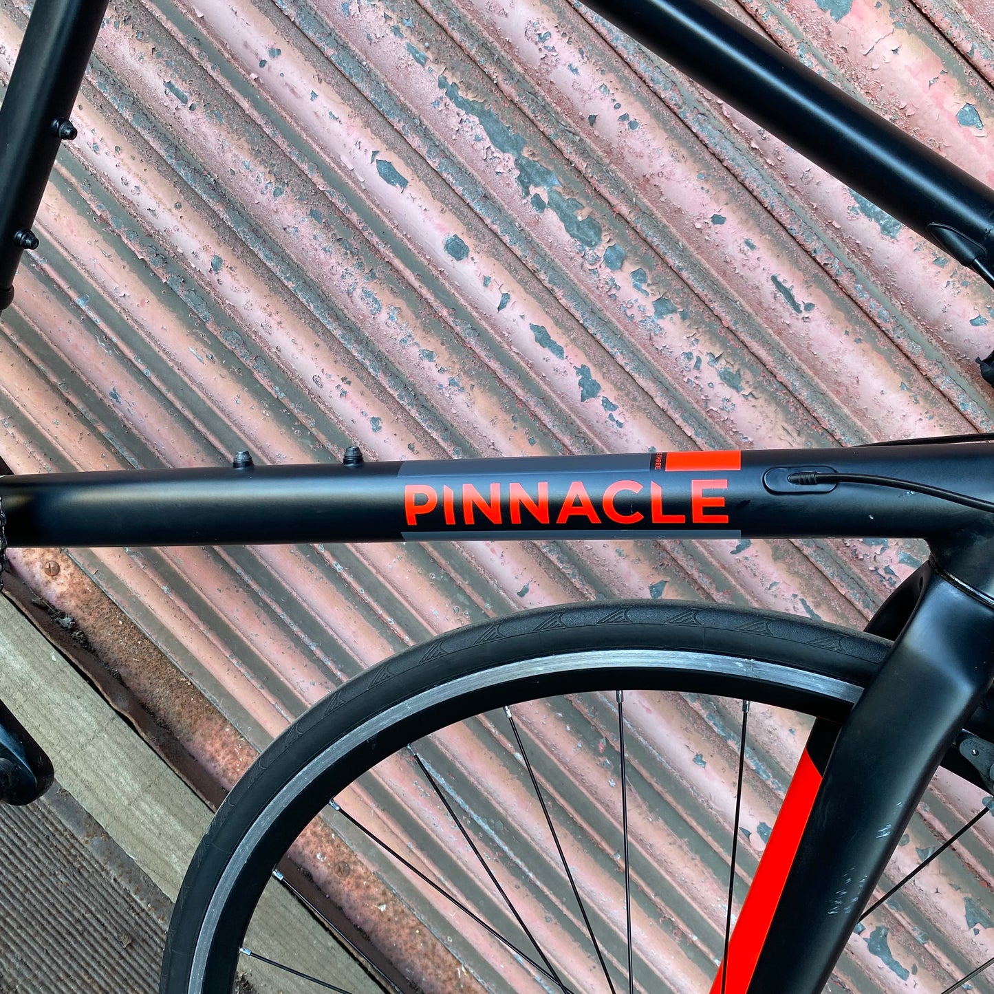 Pinnacle Laterite 105 Aluminium Road Bike - 54cm