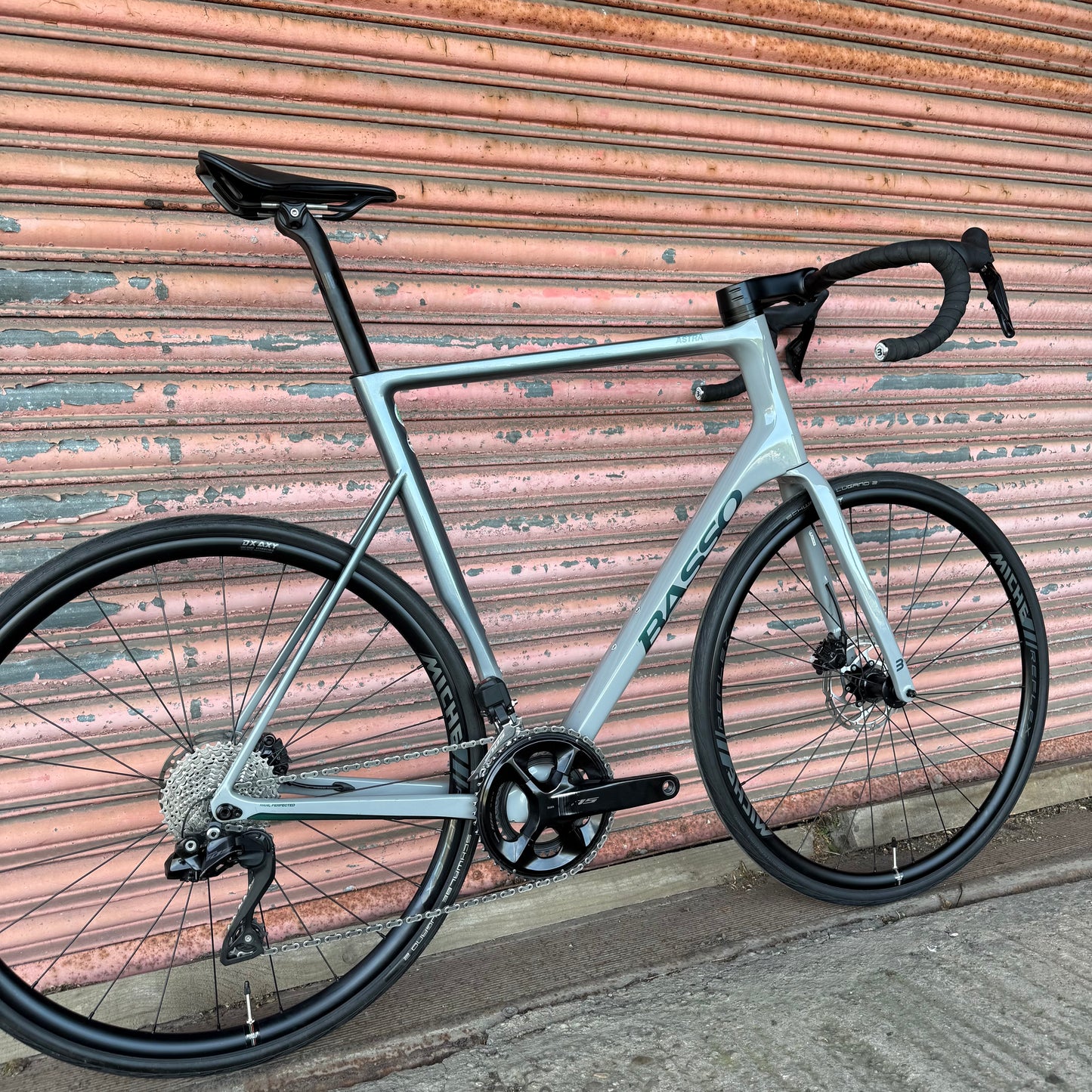 Basso Astra Shimano 105 Di2 Carbon Disc Road Bike - XL 58cm