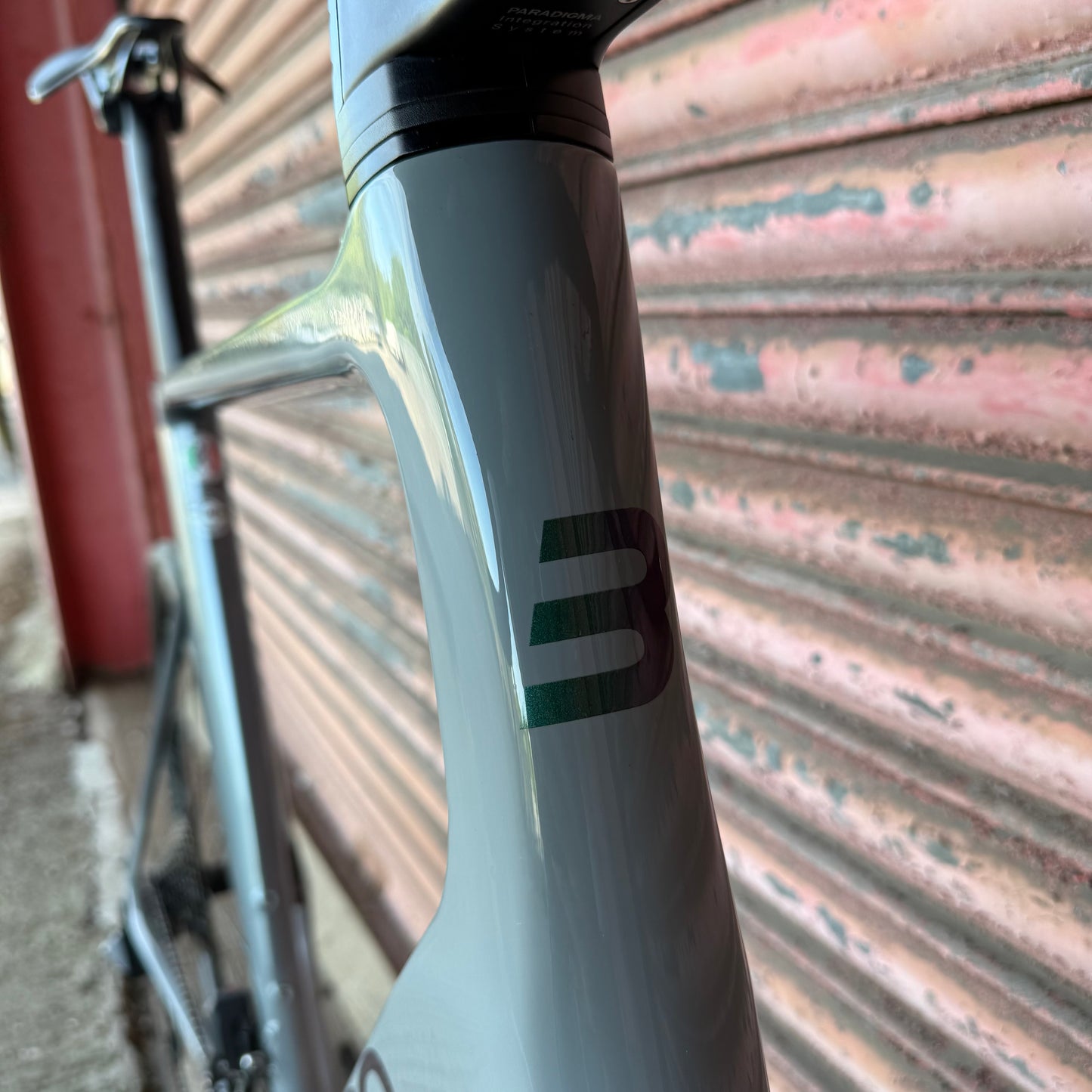 Basso Astra Shimano 105 Di2 Carbon Disc Road Bike - XL 58cm