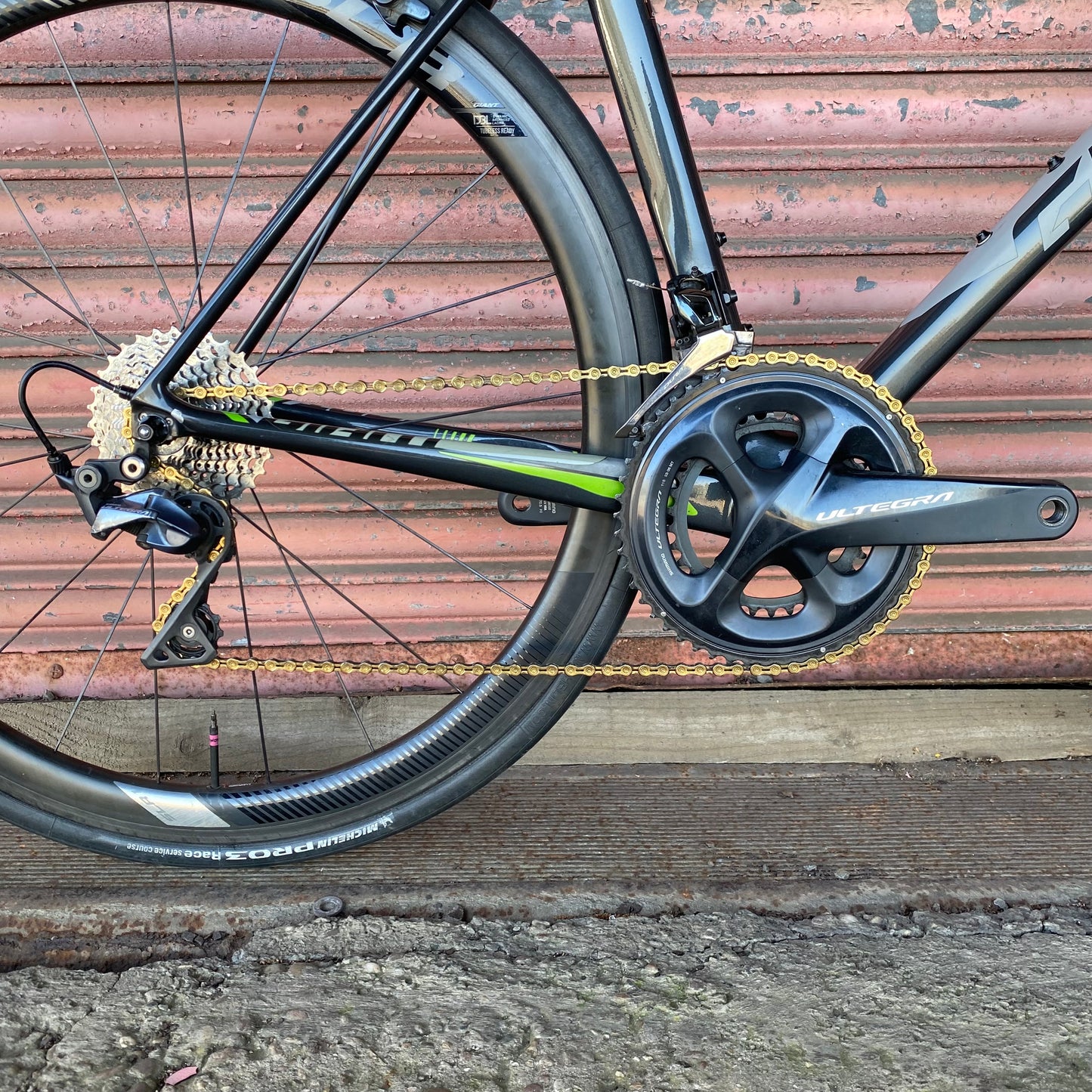 Giant TCR Advanced Pro Ultegra Carbon Road Bike - M/L 56cm