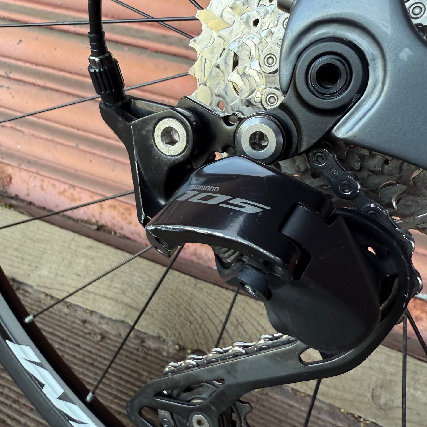 Ribble R872 Shimano 105 12 speed Carbon Disc Road Bike - 54cm