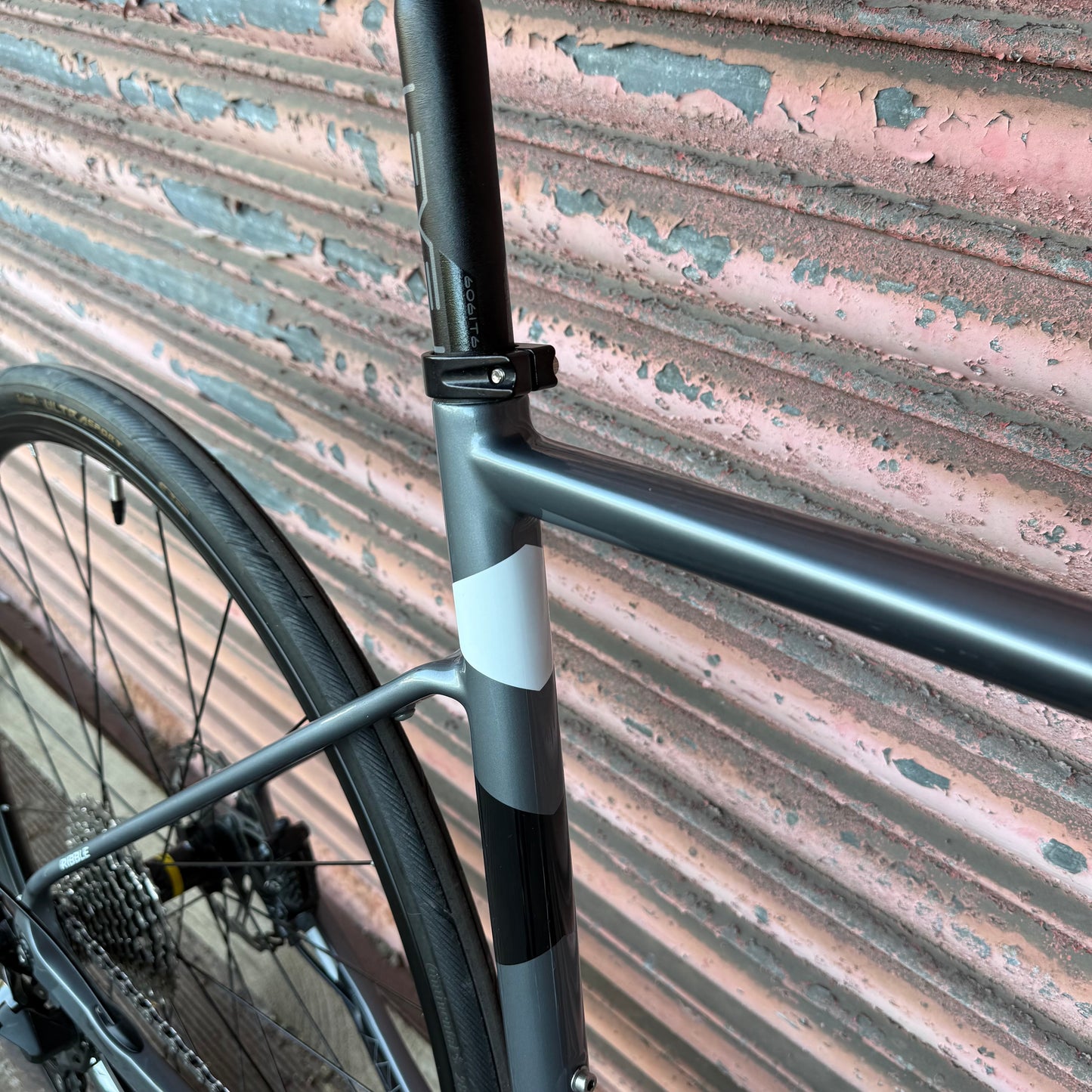 Ribble R872 Shimano 105 12 speed Carbon Disc Road Bike - 54cm