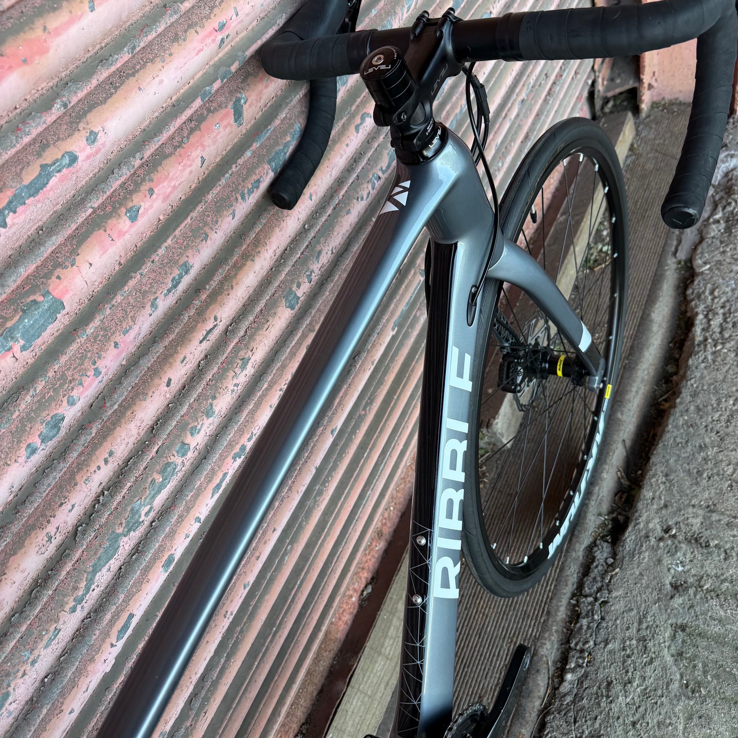 Ribble R872 Shimano 105 12 speed Carbon Disc Road Bike - 54cm