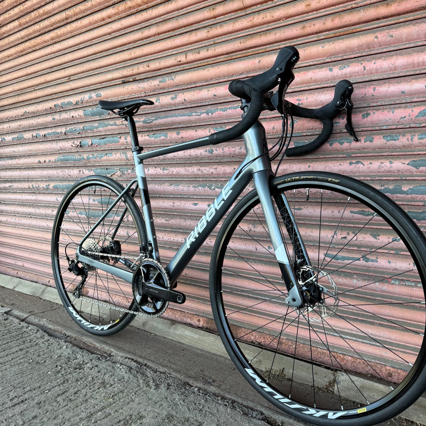 Ribble R872 Shimano 105 12 speed Carbon Disc Road Bike - 54cm