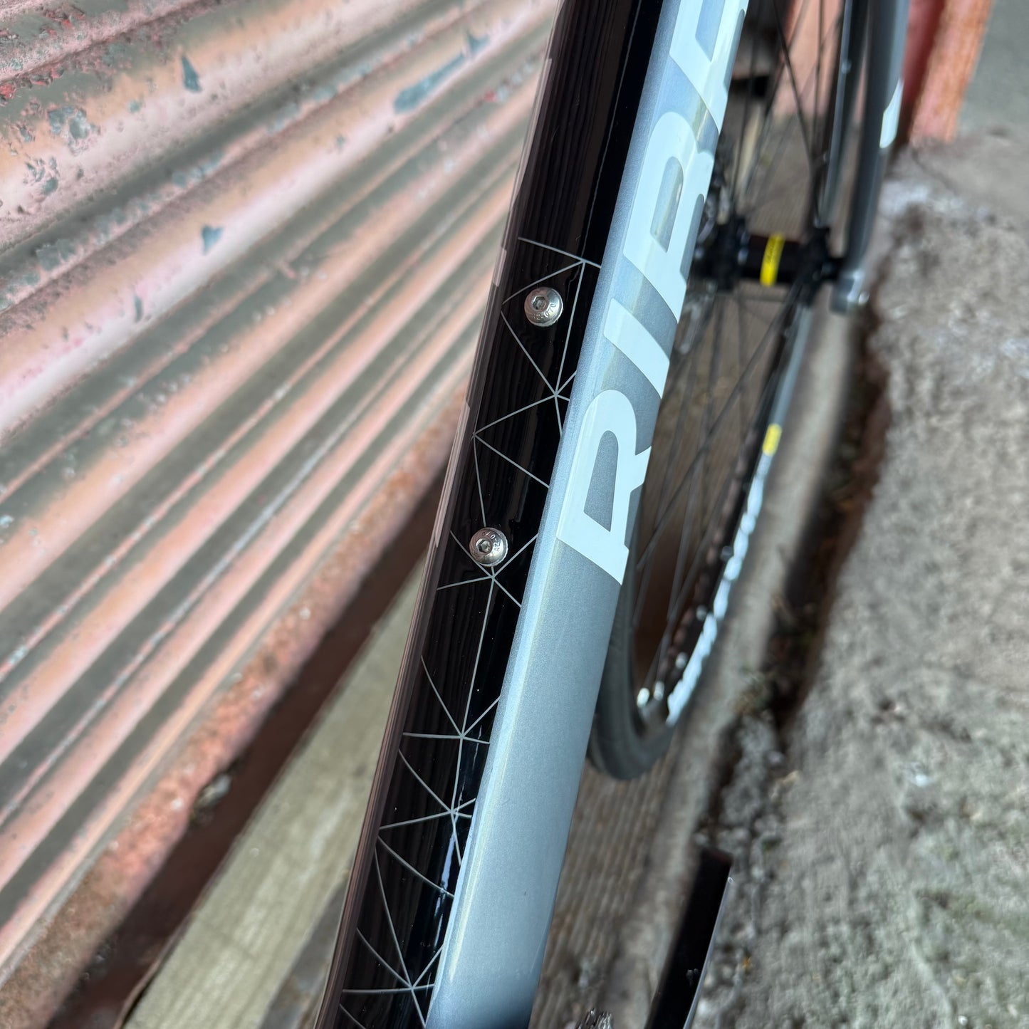 Ribble R872 Shimano 105 12 speed Carbon Disc Road Bike - 54cm