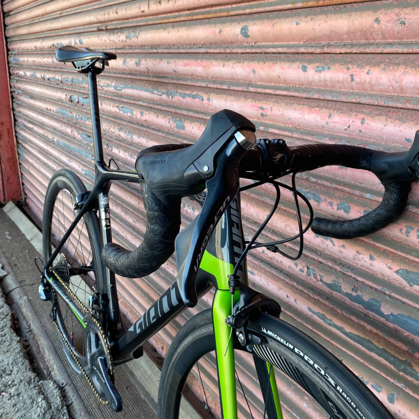 Giant TCR Advanced Pro Ultegra Carbon Road Bike - M/L 56cm