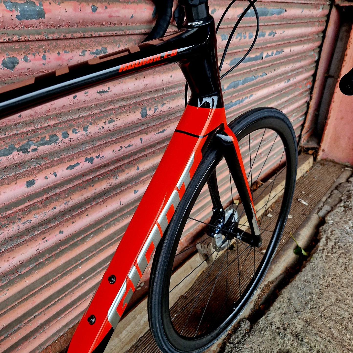 Giant TCR Advanced Pro 0 Ultegra Carbon Disc Road Bike L 58cm - bargain - light