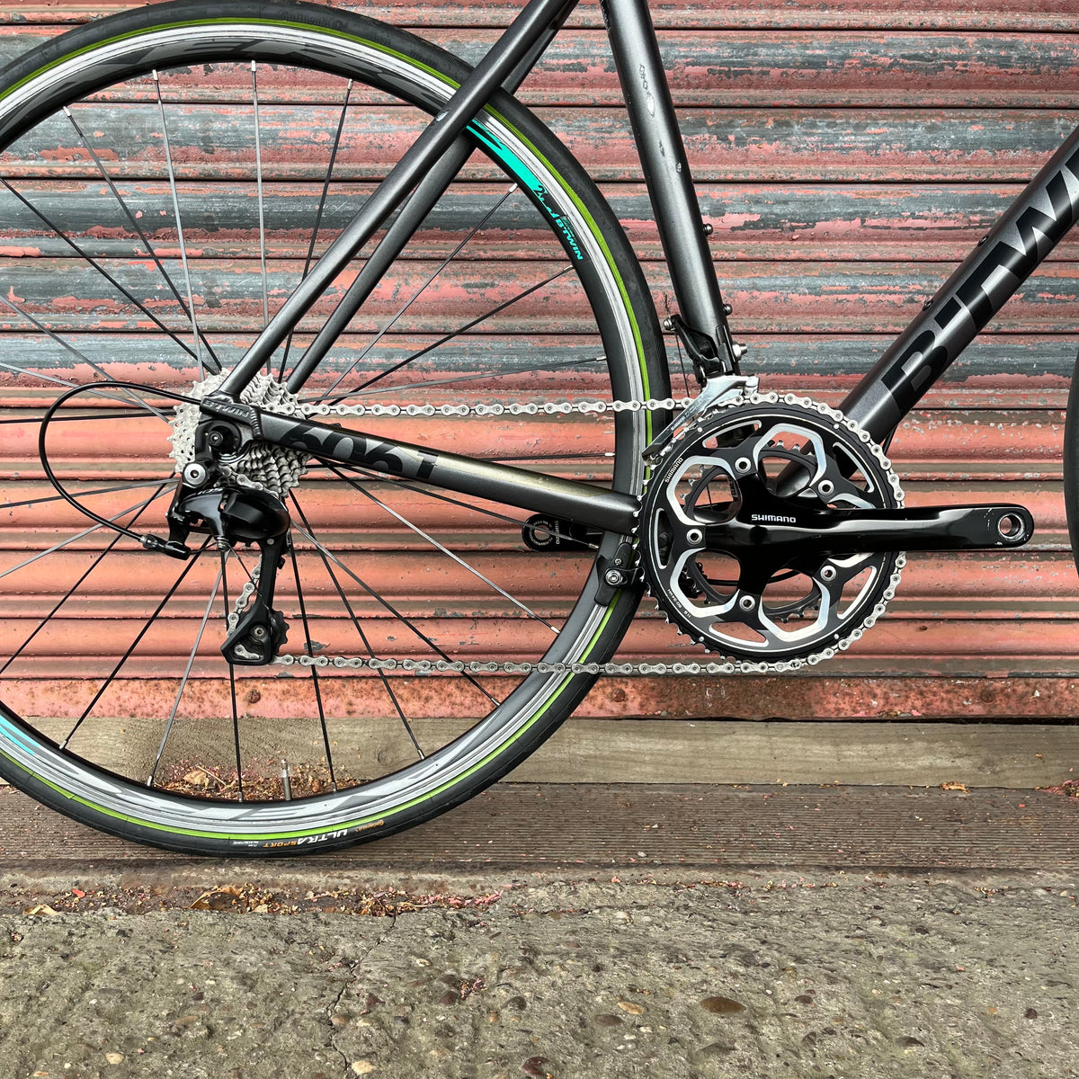 Btwin Ultra AF 700 Shimano 105 Aluminium Road Bike - S 53cm