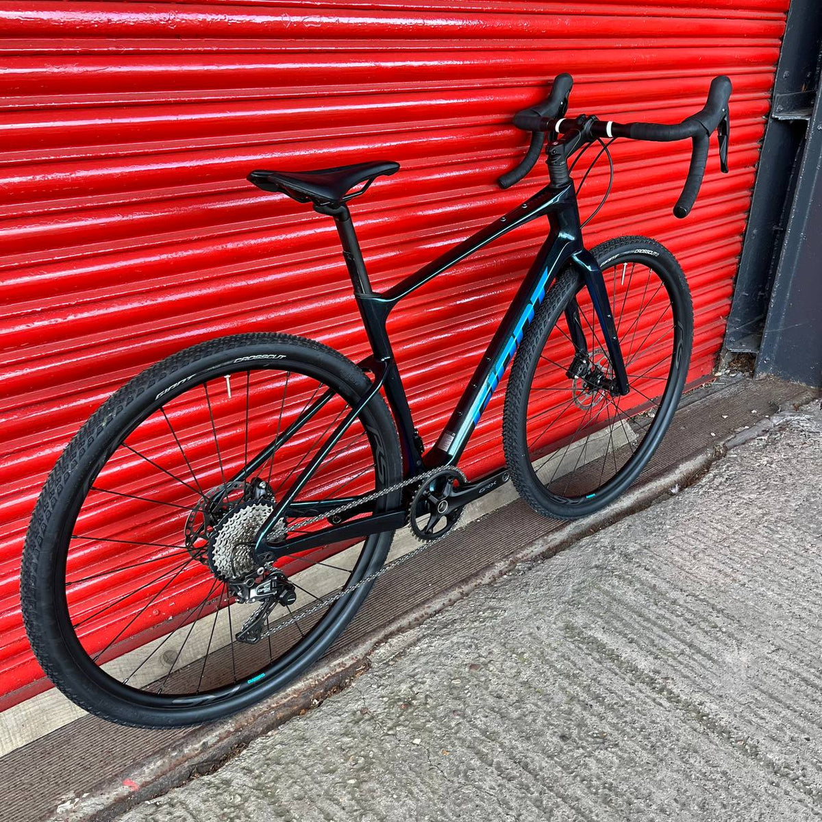 Giant Revolt Advanced 2 Shimano GRX 800 Carbon Gravel Bike Disc Medium 700c 2022