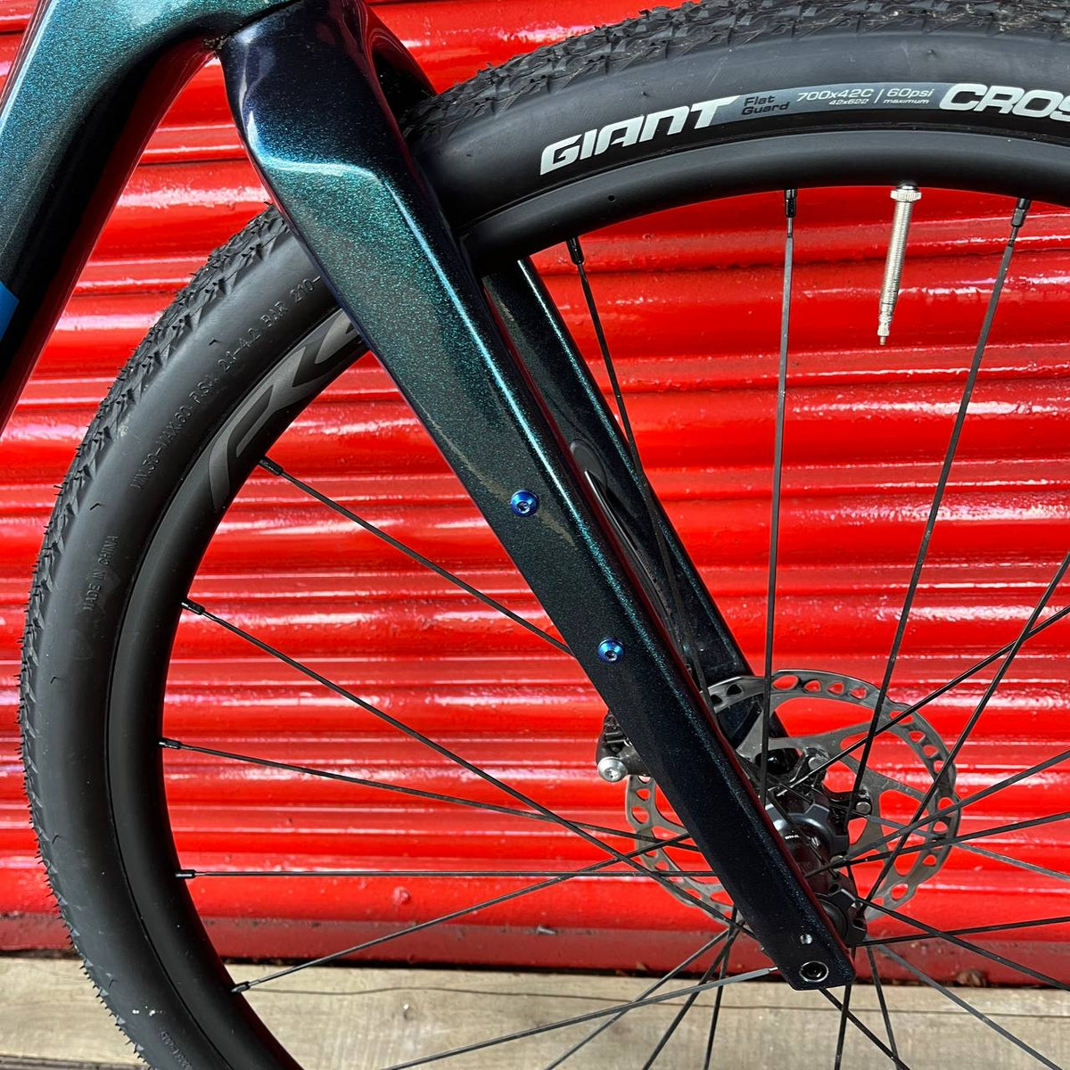 Giant Revolt Advanced 2 Shimano GRX 800 Carbon Gravel Bike Disc Medium 700c 2022