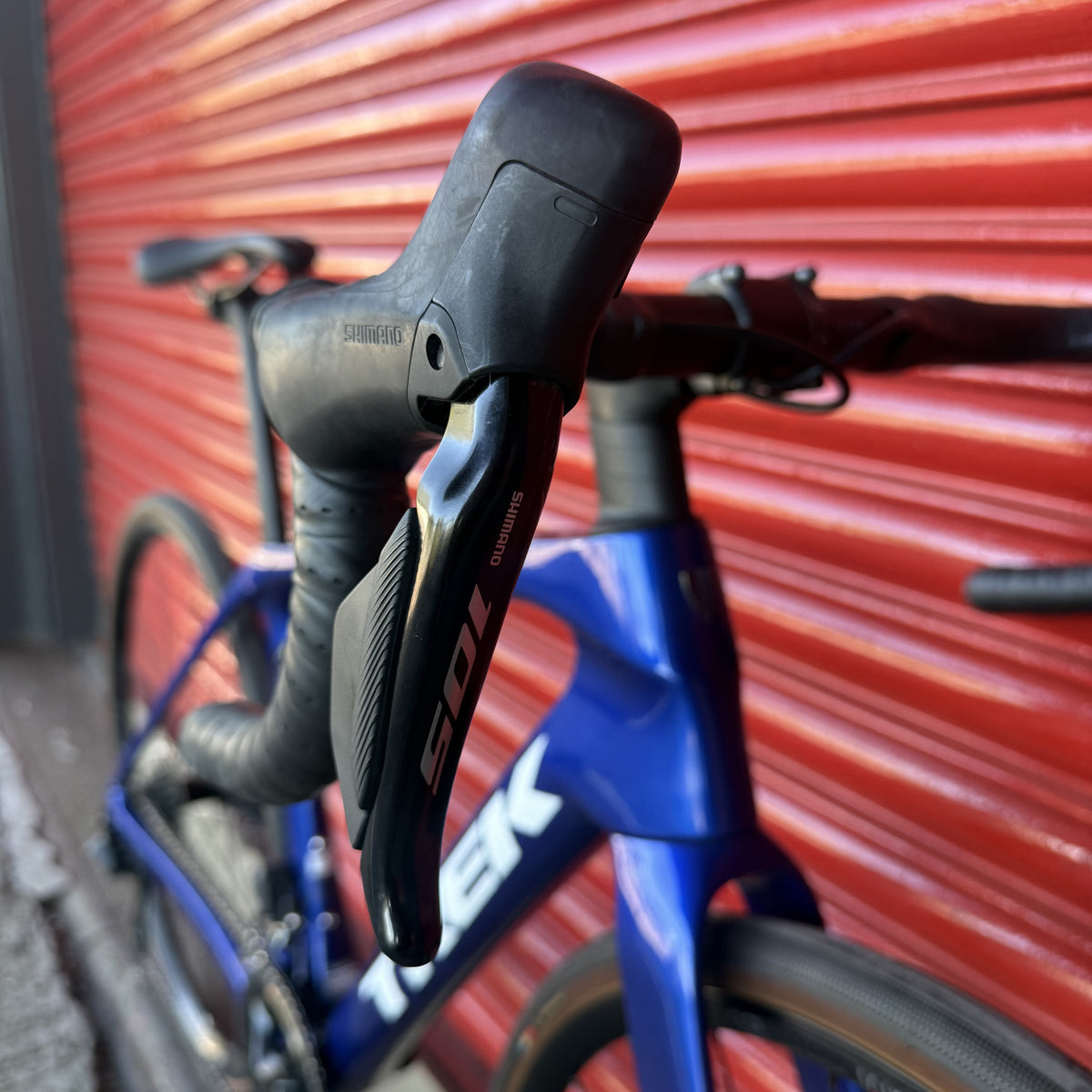 Trek Domane SL 6 Gen 4 Shimano 105 Di2 Carbon Road Bike 52cm 2024