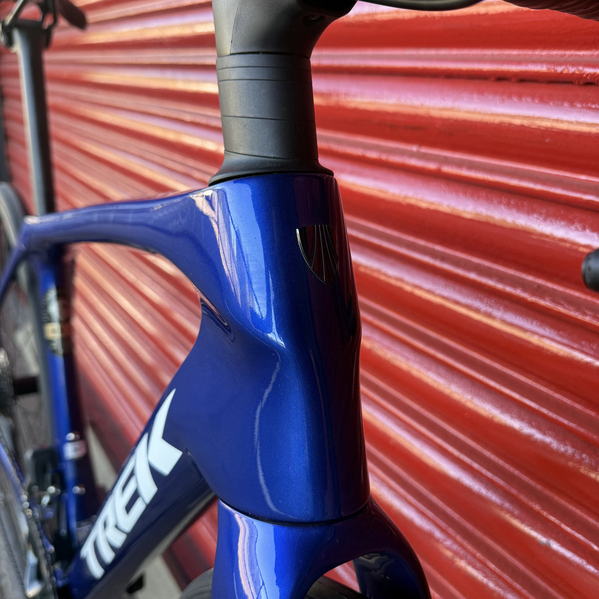 Trek Domane SL 6 Gen 4 Shimano 105 Di2 Carbon Road Bike 52cm 2024