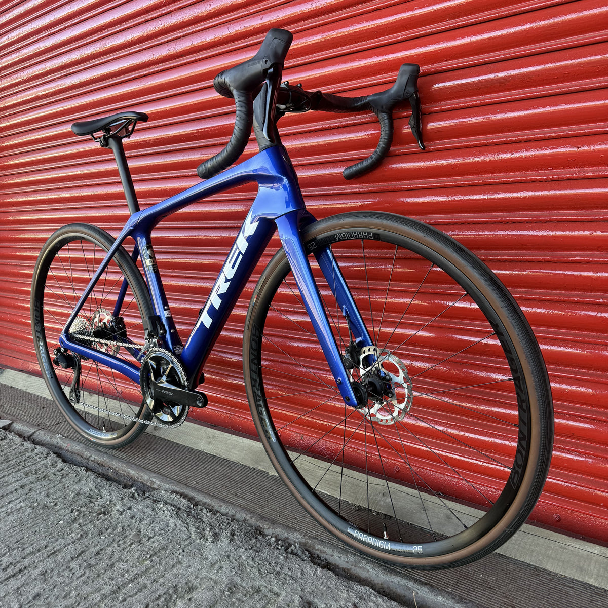 Trek Domane SL 6 Gen 4 Shimano 105 Di2 Carbon Road Bike 52cm 2024
