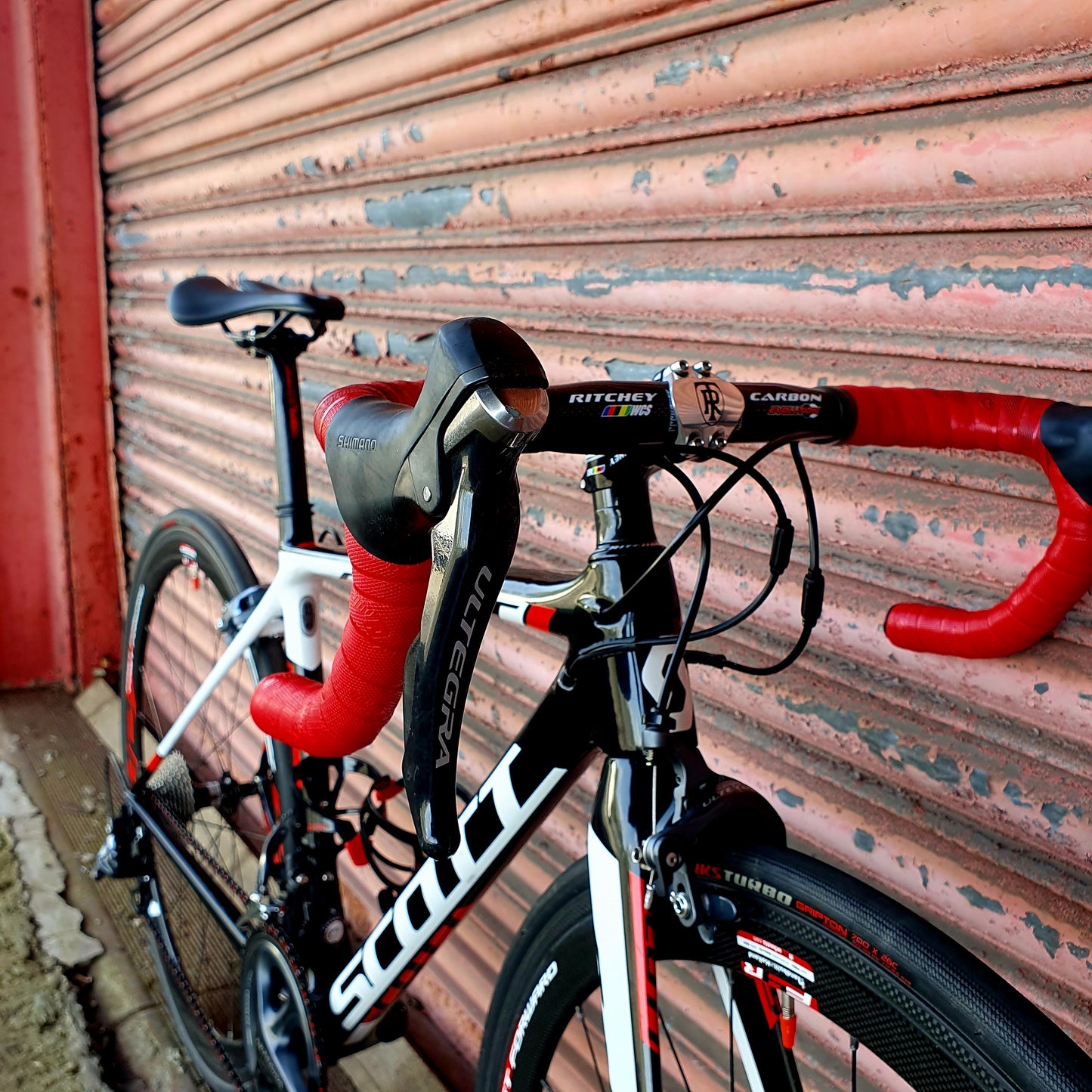 Scott Addict 20 Ultegra 11 speed Carbon Road Bike - 49cm XS