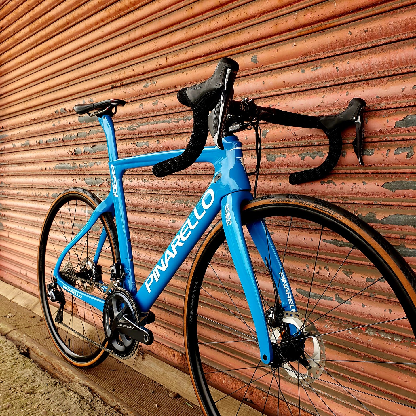 Pinarello Gan Disk Ultegra Di2 Disc Carbon Road Bike - 53cm/54cm