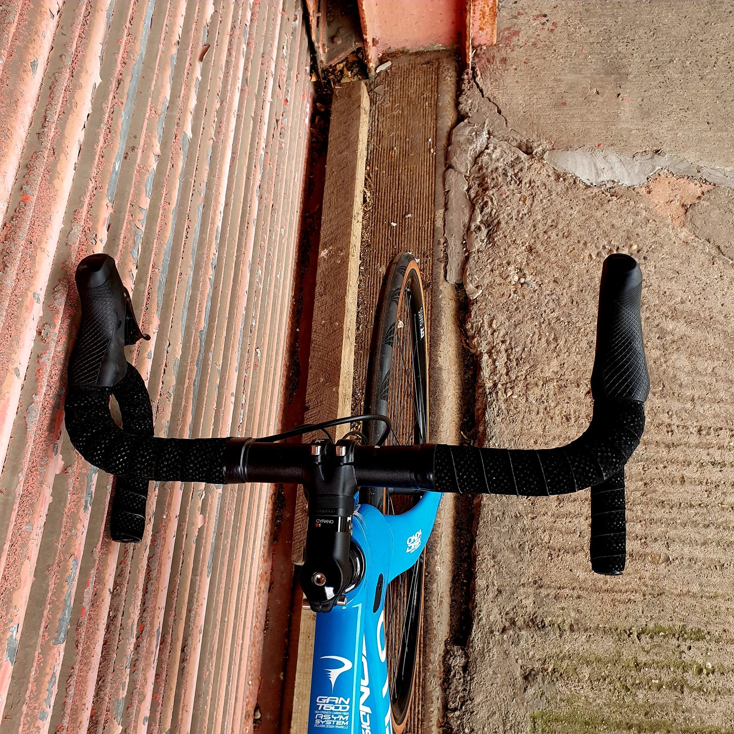 Pinarello Gan Disk Ultegra Di2 Disc Carbon Road Bike - 53cm/54cm