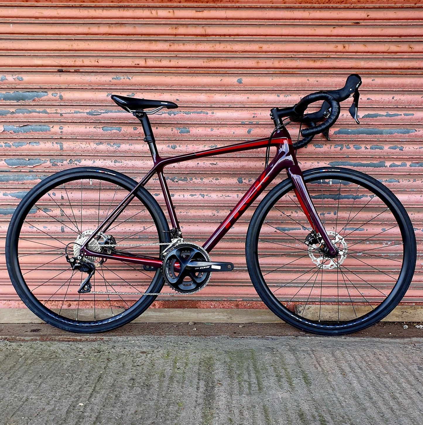 Trek Emonda SL5 Shimano 105 Carbon Disc Road Bike - 54cm