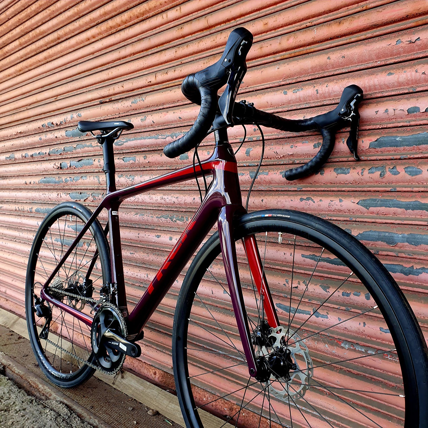 Trek Emonda SL5 Shimano 105 Carbon Disc Road Bike - 54cm