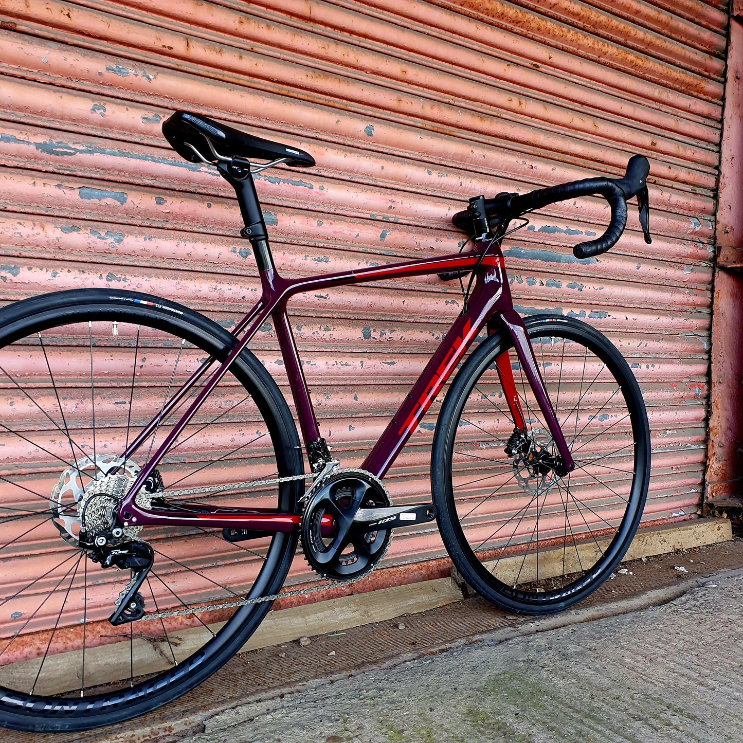 Trek Emonda SL5 Shimano 105 Carbon Disc Road Bike - 54cm