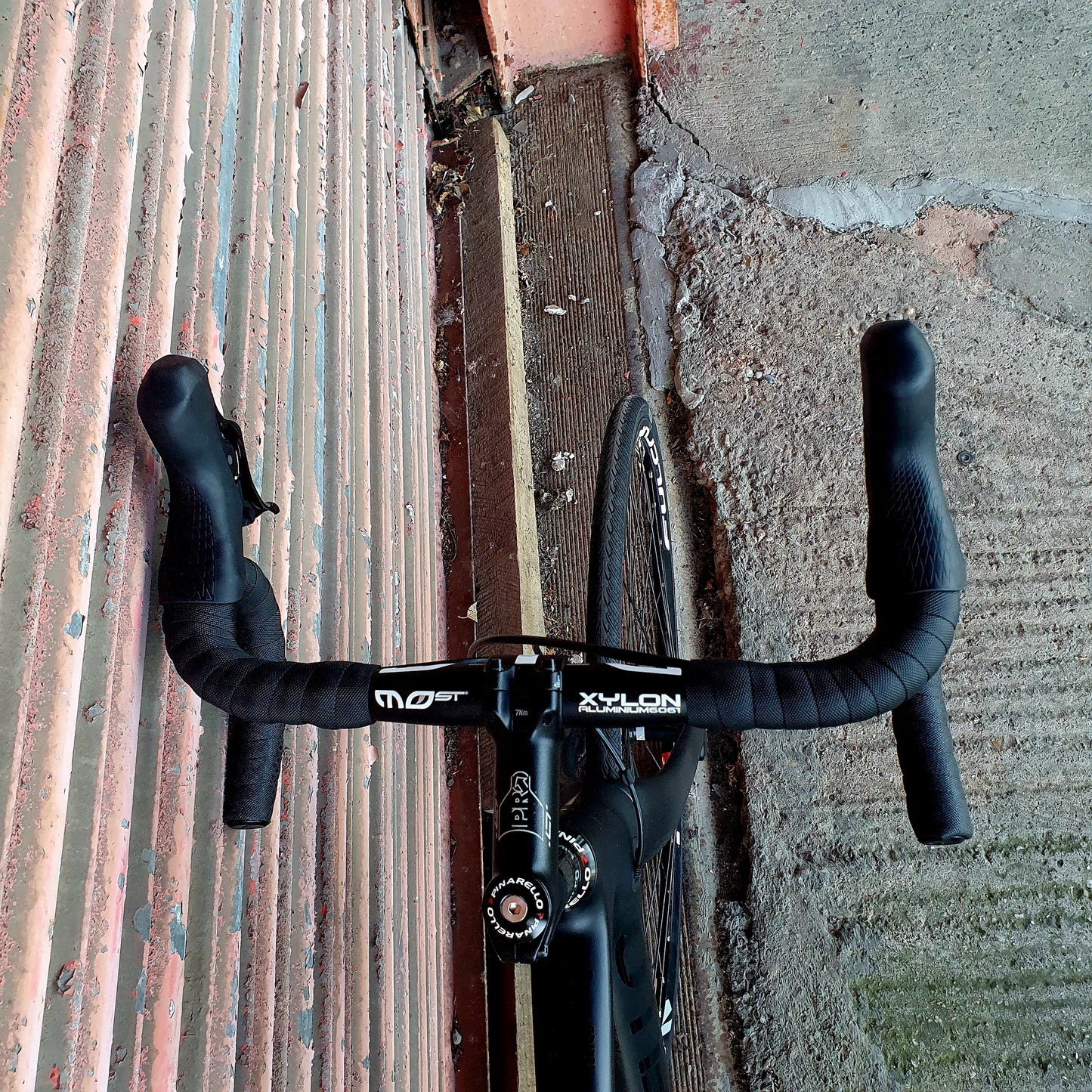 Pinarello Razha Shimano 105 Carbon Disc Road Bike - 60cm