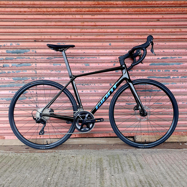 GIANT TCR ADVANCED 2 2025 - Test, Avis, Poids et Prix GIANT TCR ADVANCED 2 2025 - Test, Avis, Poids et Prix