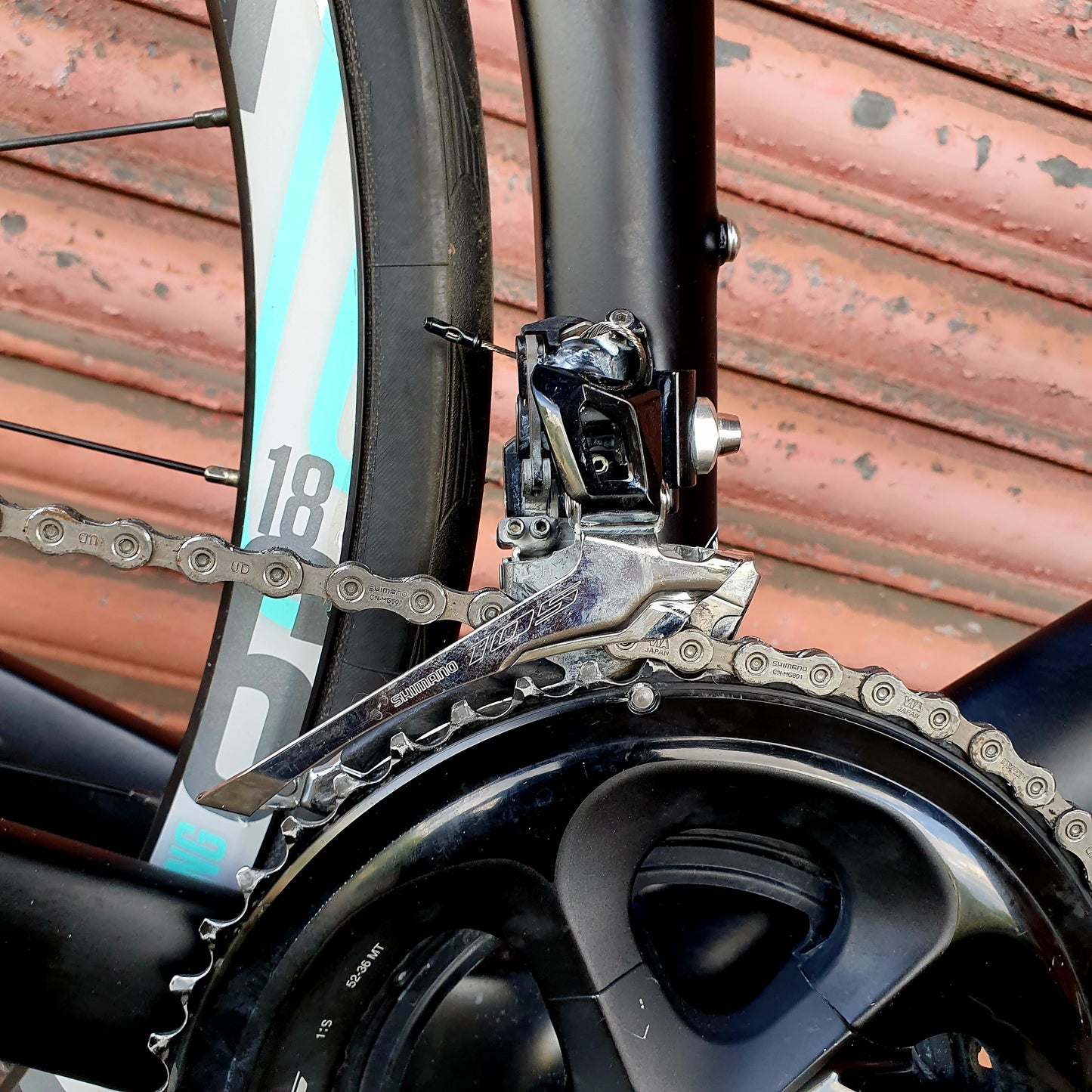 Bianchi Aria 105 11 speed Carbon Disc Aero Graphite Road Bike - 59cm