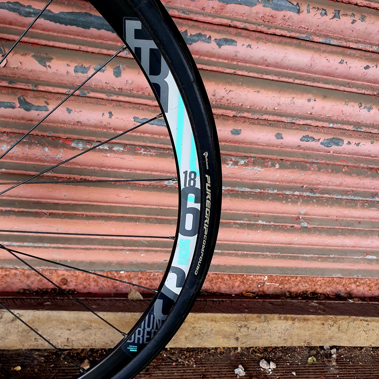 Bianchi Aria 105 11 speed Carbon Disc Aero Graphite Road Bike - 59cm