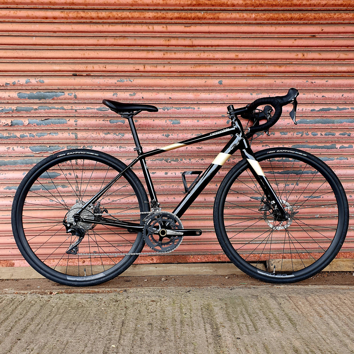 Cannondale Synapse AL Disc Shimano 105 Road/Gravel Bike - 51cm