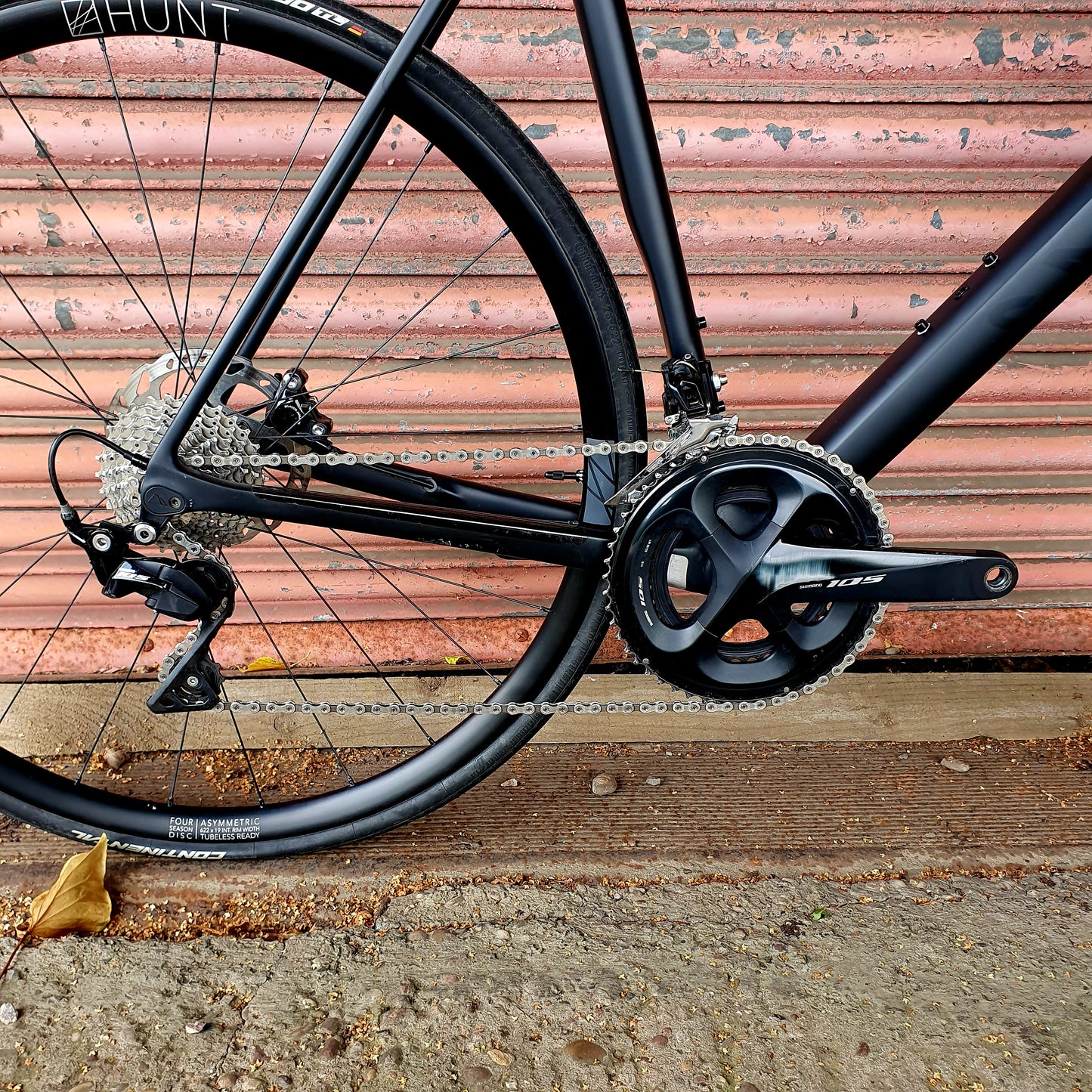 Canyon Ultimate CF SL Shimano 105 Carbon Disc Road Bike - XL 61cm