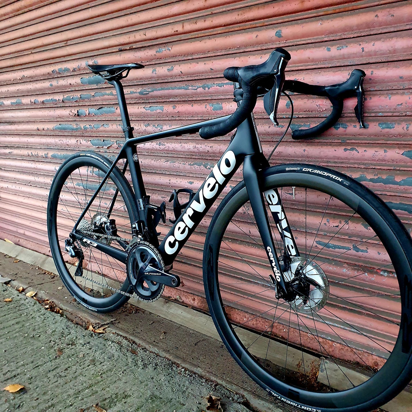 Cervelo R3 Ultegra Di2 Carbon Disc Road Bike - 54cm