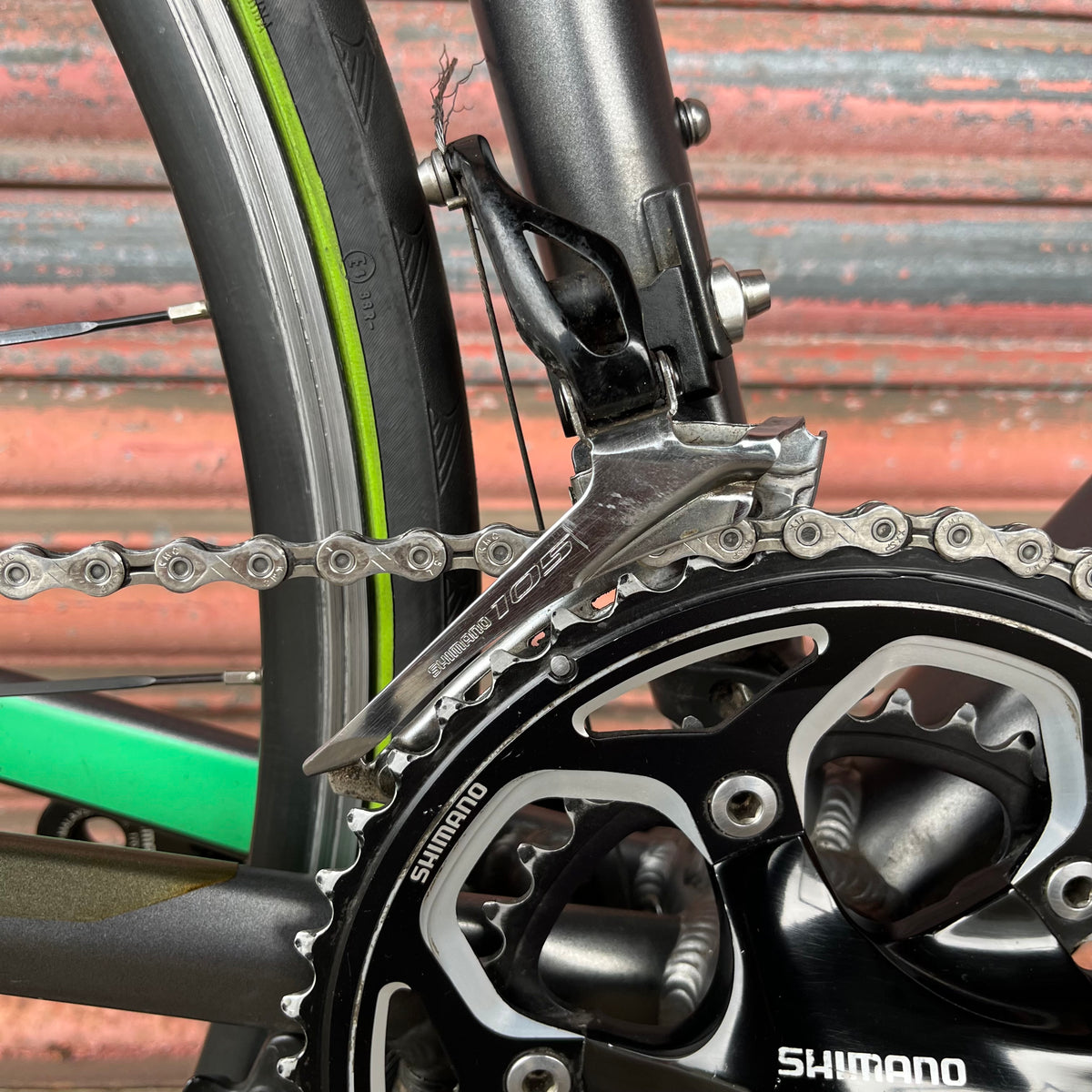 Btwin Ultra AF 700 Shimano 105 Aluminium Road Bike - S 53cm