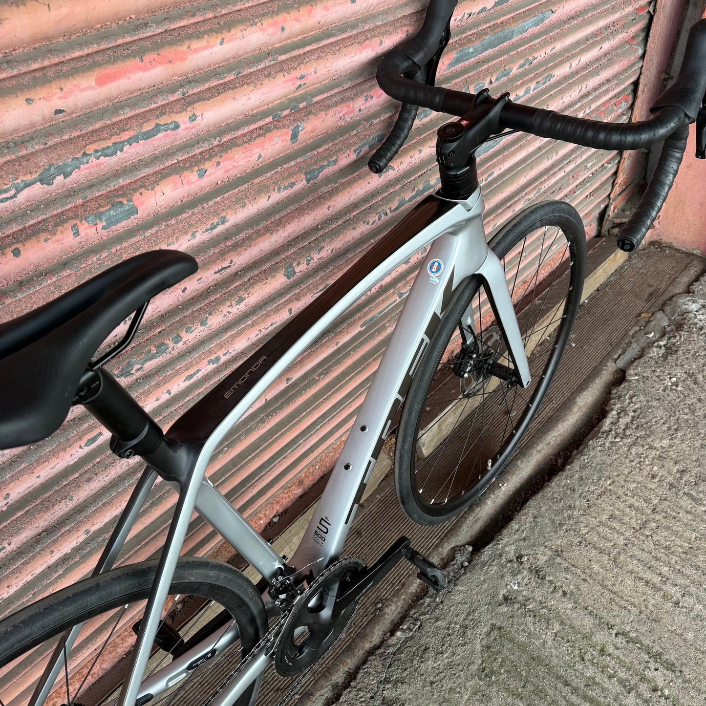 Trek Emonda SL5 Shimano 105 Carbon Disc Road Bike - 54cm