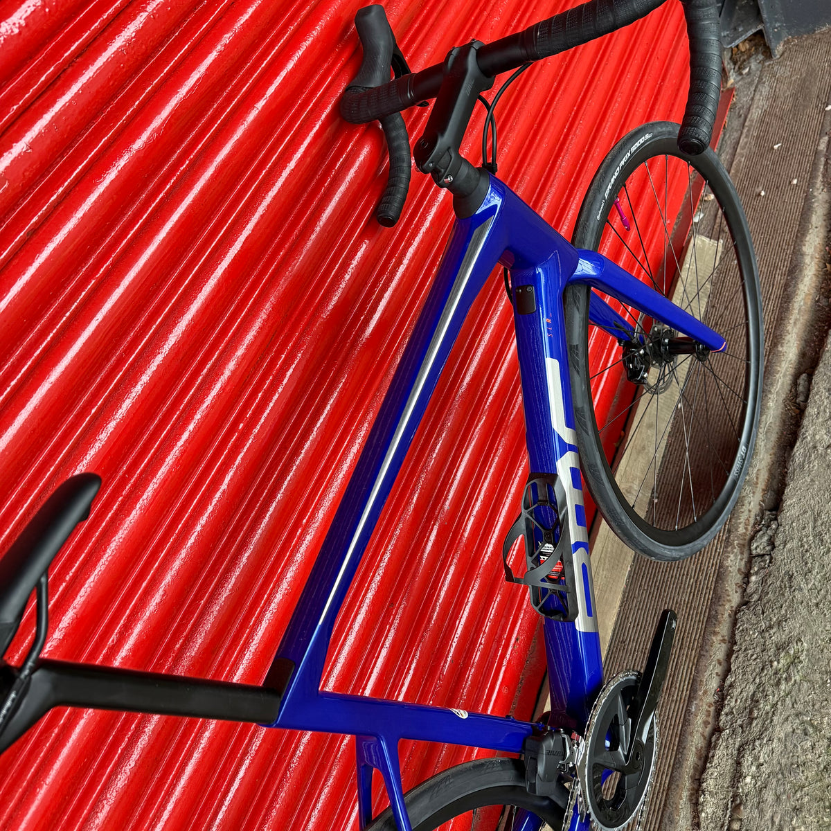 BMC TeamMachine SLR SRAM Rival AXS Carbon Disc Road Bike - 58cm