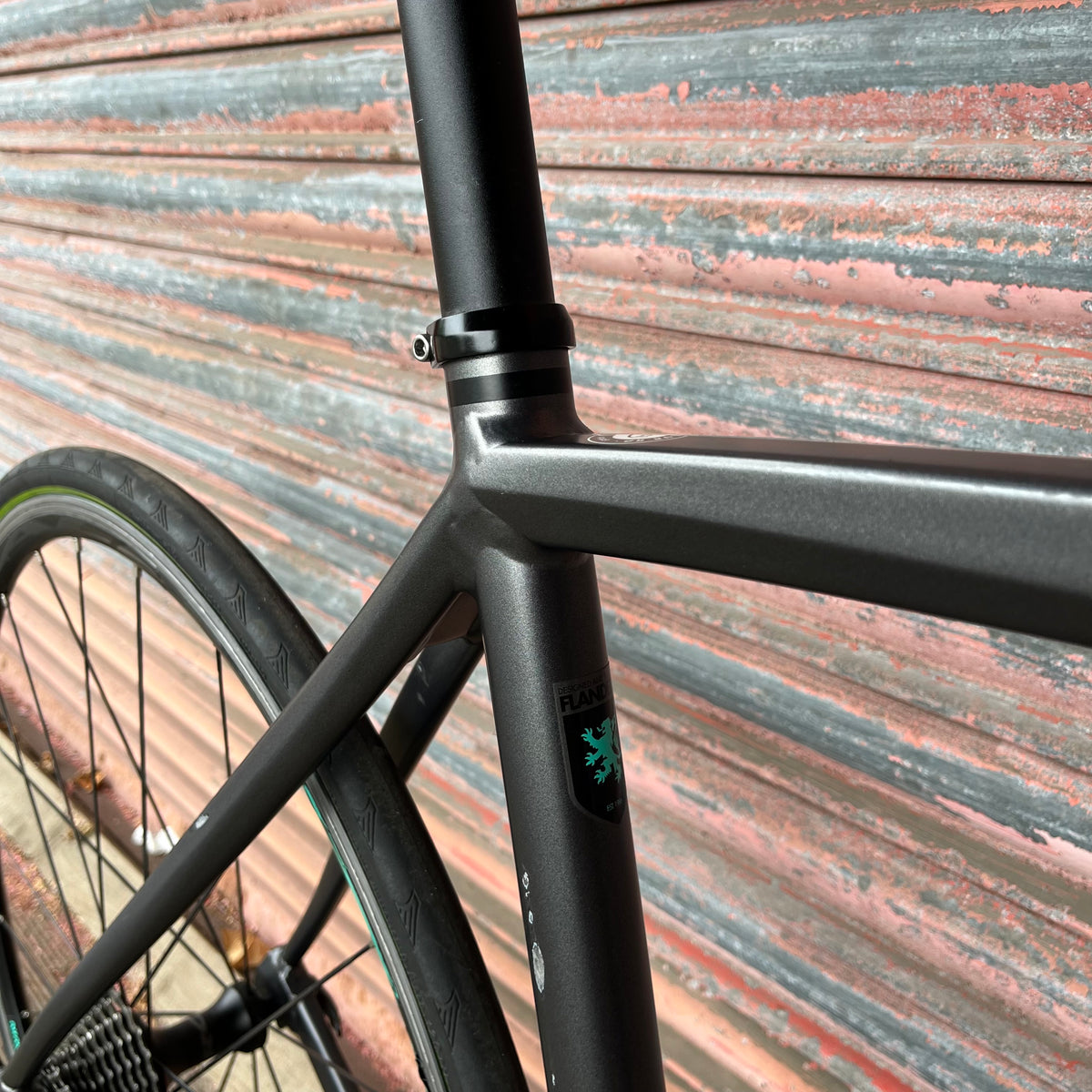 Btwin Ultra AF 700 Shimano 105 Aluminium Road Bike - S 53cm