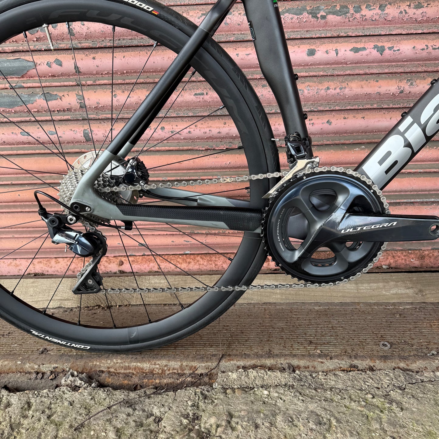 Bianchi Oltre XR3 CV Ultegra Carbon Aero Disc Road Bike - 50cm
