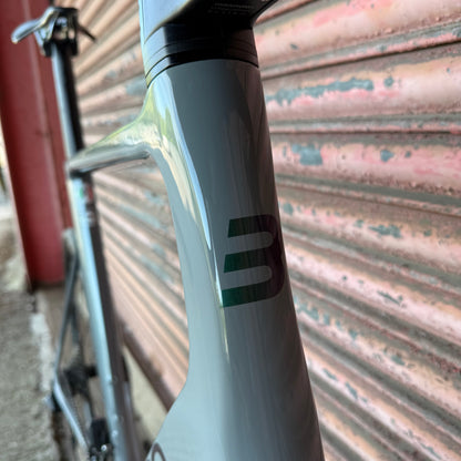Basso Astra Shimano 105 Di2 Carbon Disc Road Bike - XL 58cm