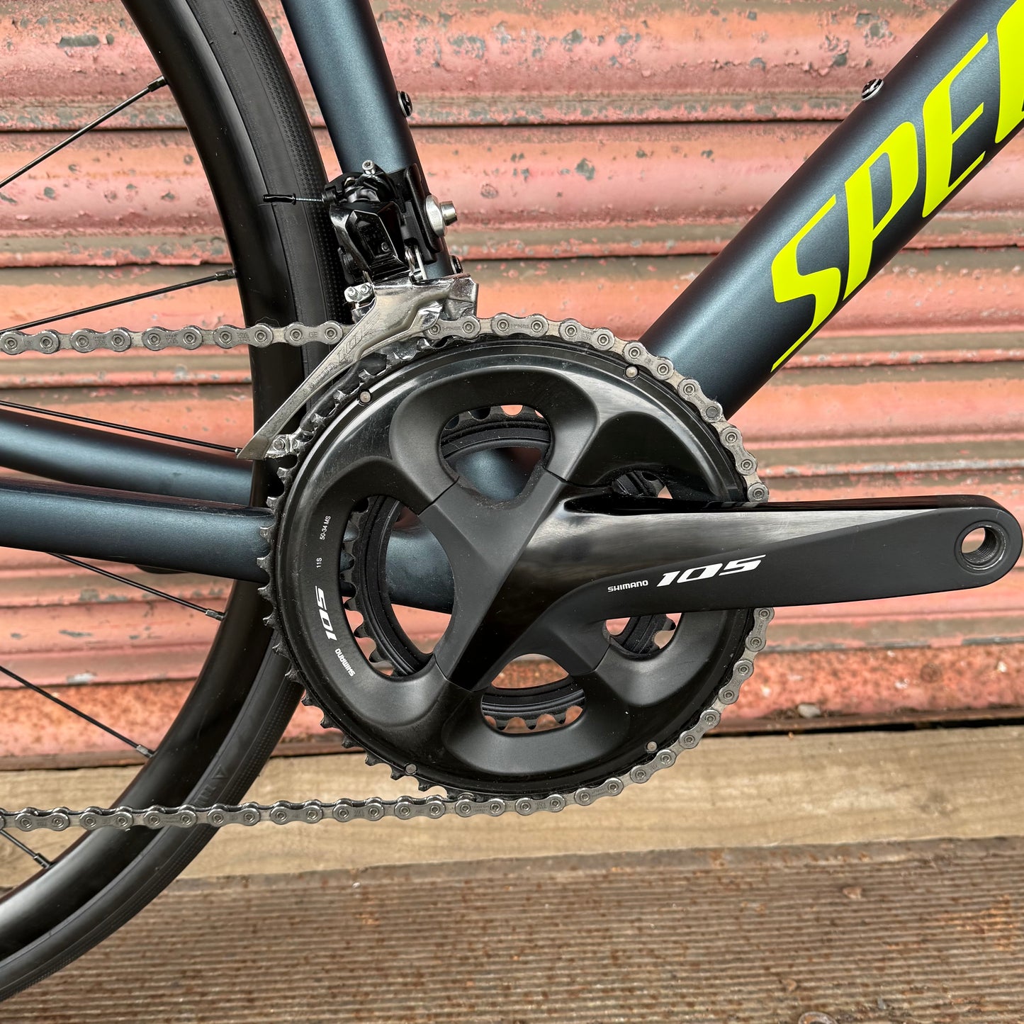 Specialized Tarmac SL6 Sport Shimano 105 Disc Carbon Road Bike - 58cm