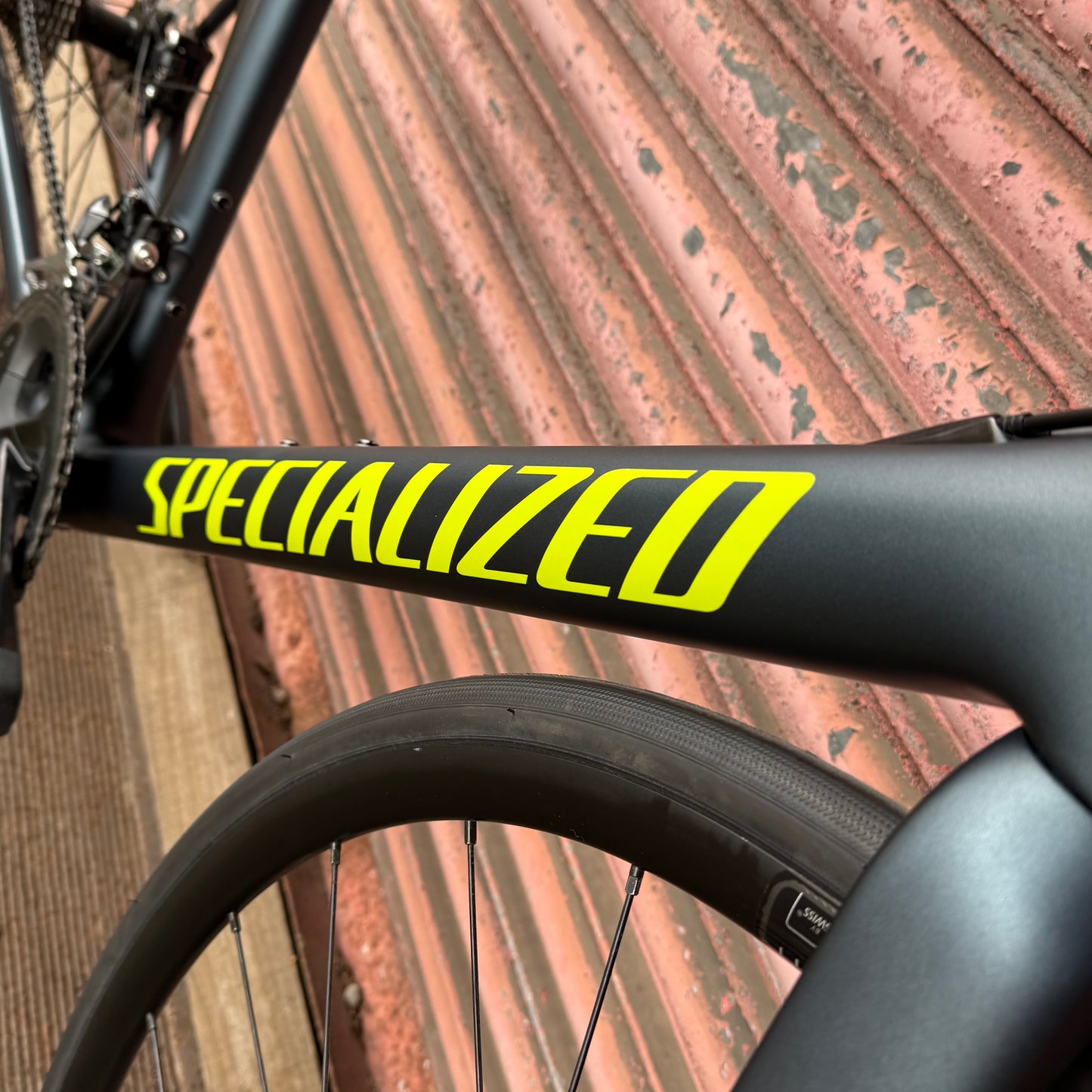 Specialized Tarmac SL6 Sport Shimano 105 Disc Carbon Road Bike - 58cm