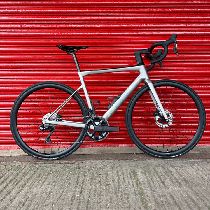 BMC TeamMachine SLR Ultegra Di2 Carbon Disc Road Bike - 54cm