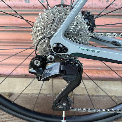 Basso Astra Shimano 105 Di2 Carbon Disc Road Bike - XL 58cm