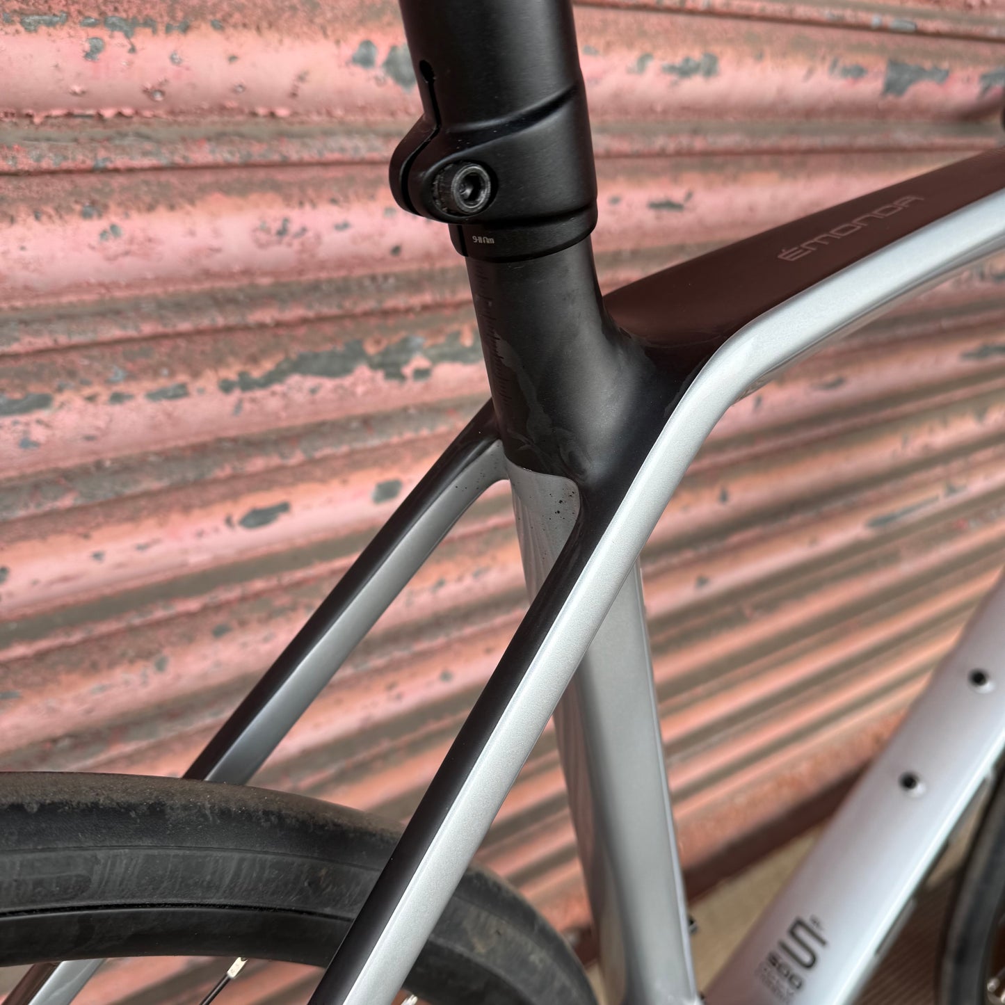Trek Emonda SL5 Shimano 105 Carbon Disc Road Bike - 54cm
