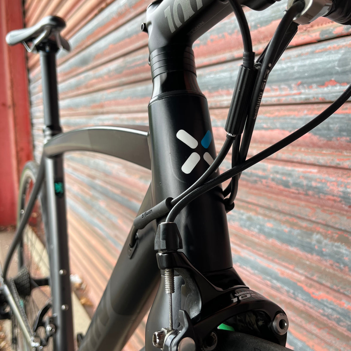 Btwin Ultra AF 700 Shimano 105 Aluminium Road Bike - S 53cm