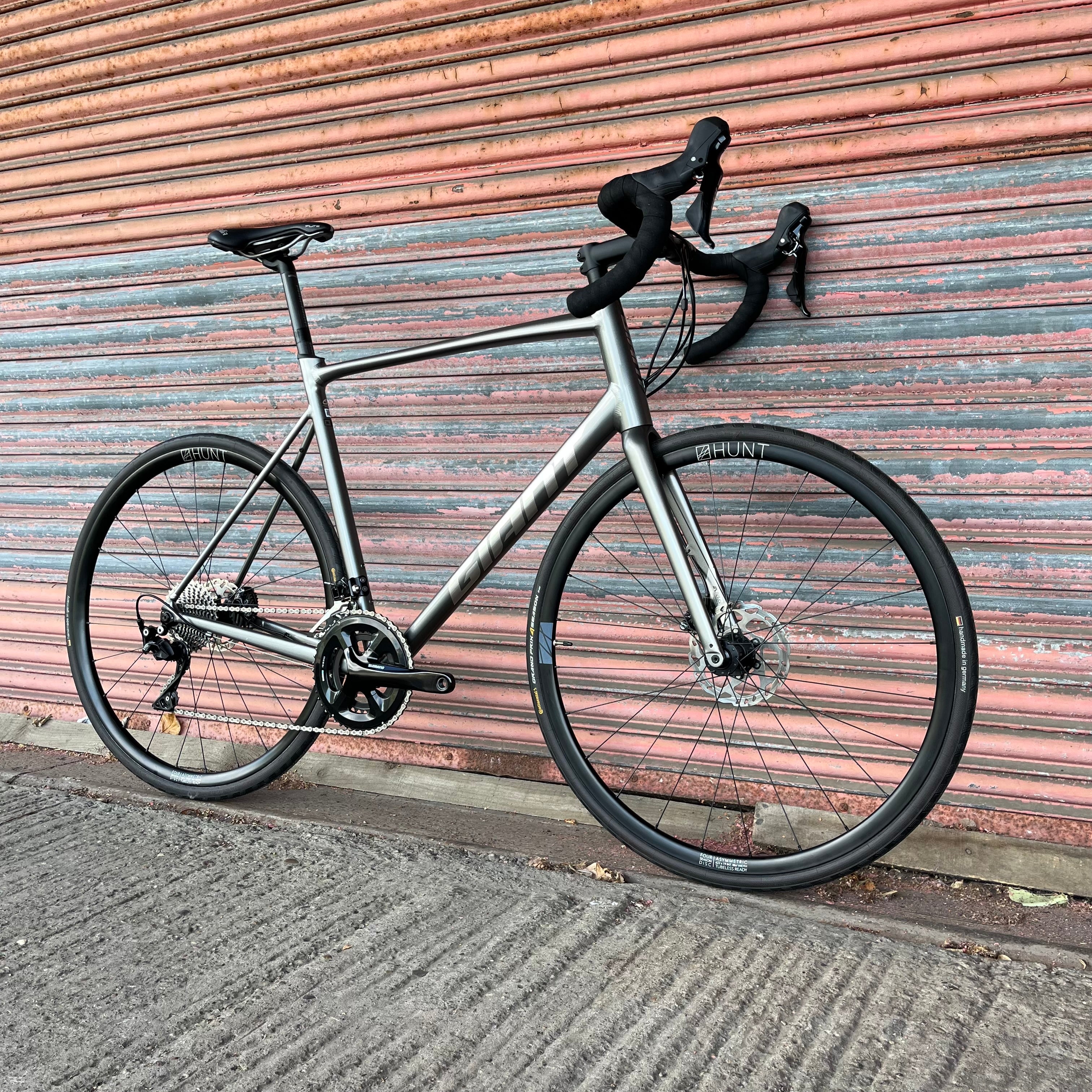 Giant Contend SL Shimano 105 Aluminium Disc Road Bike - XL 60cm