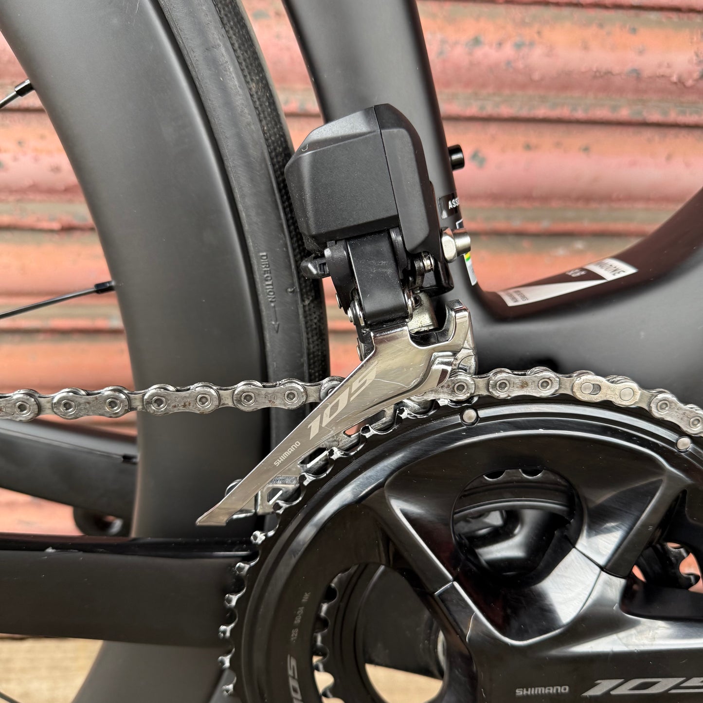 Trek Madone SL6 Shimano 105 Di2 Aero Carbon Disc Road Bike - 56cm