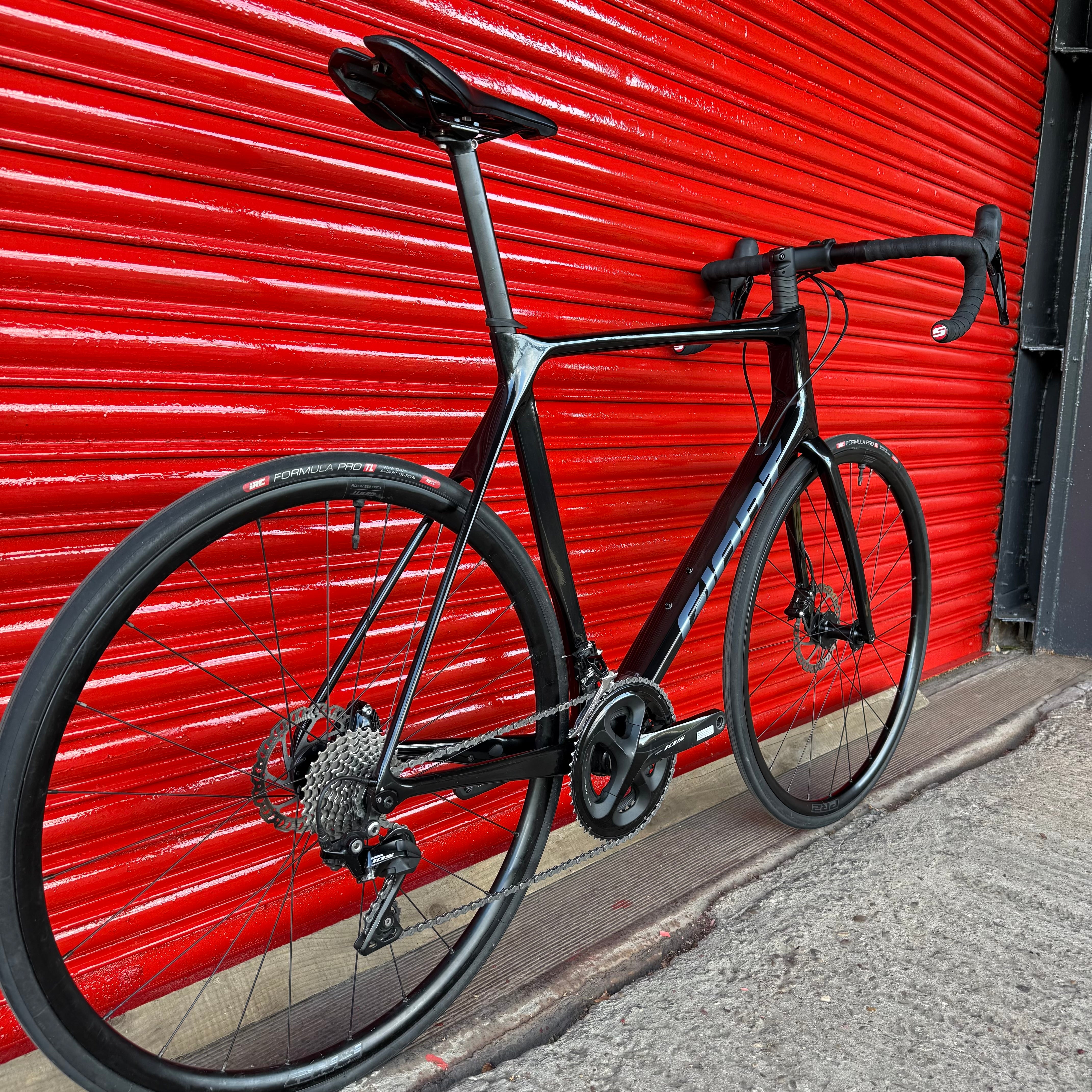 Giant TCR Advanced 105 Carbon Disc Road Bike - XL 58cm – Broximo