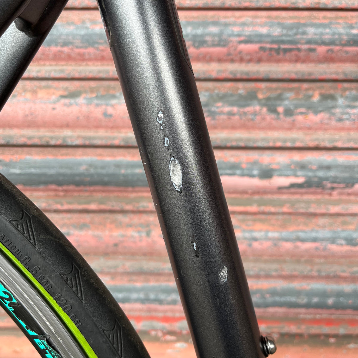 Btwin Ultra AF 700 Shimano 105 Aluminium Road Bike - S 53cm