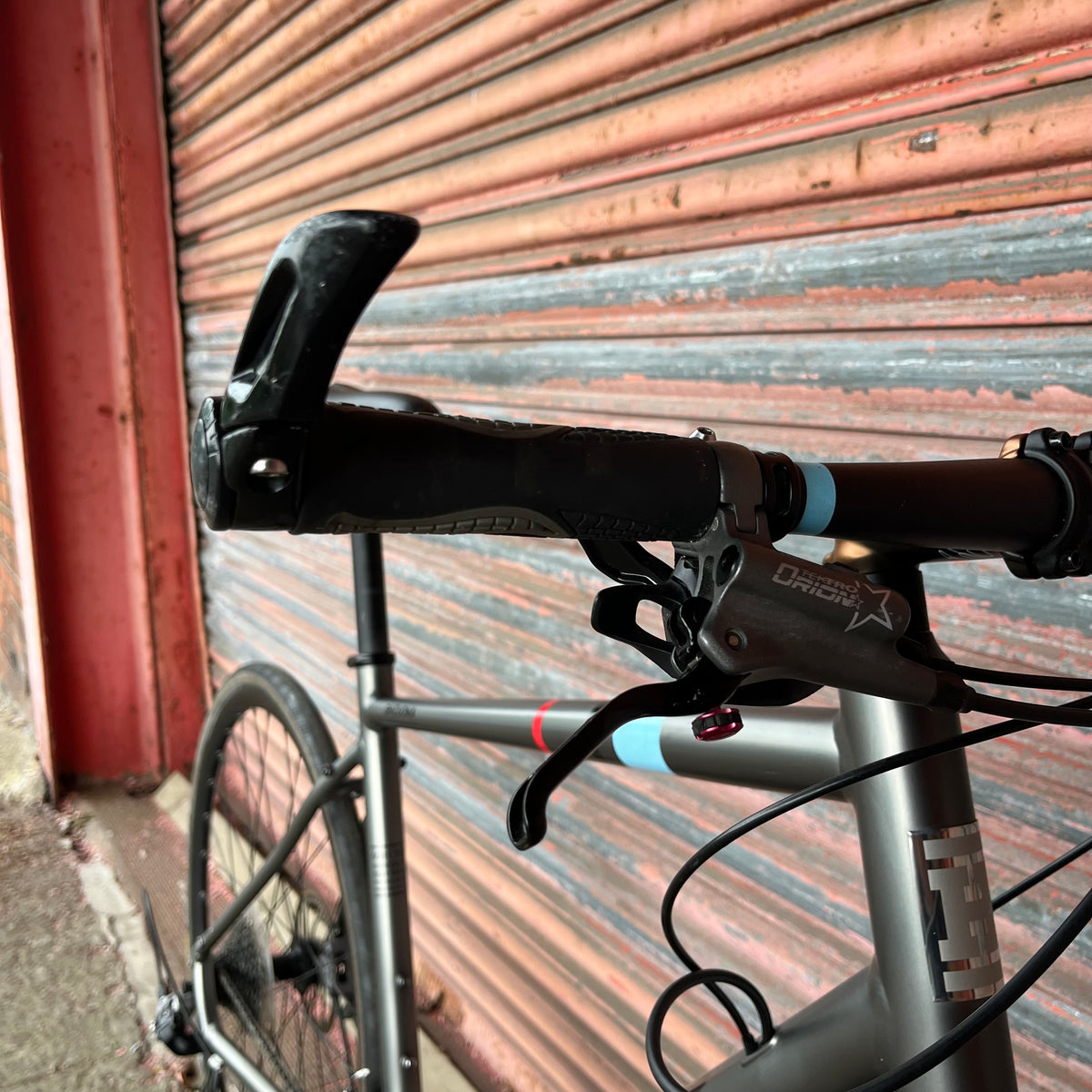 Hoy Shizuoka 004 SRAM Rival Hydraulic Brakes 11sp Hybrid City Road Bike - Medium